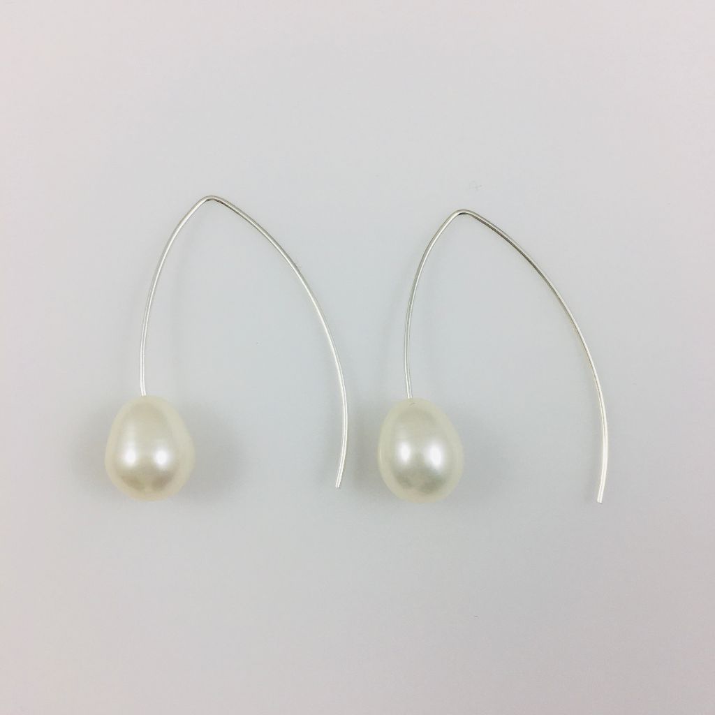 Sterling Silver Upside Down V Earrings ED643 – Nantucket Pearl Company