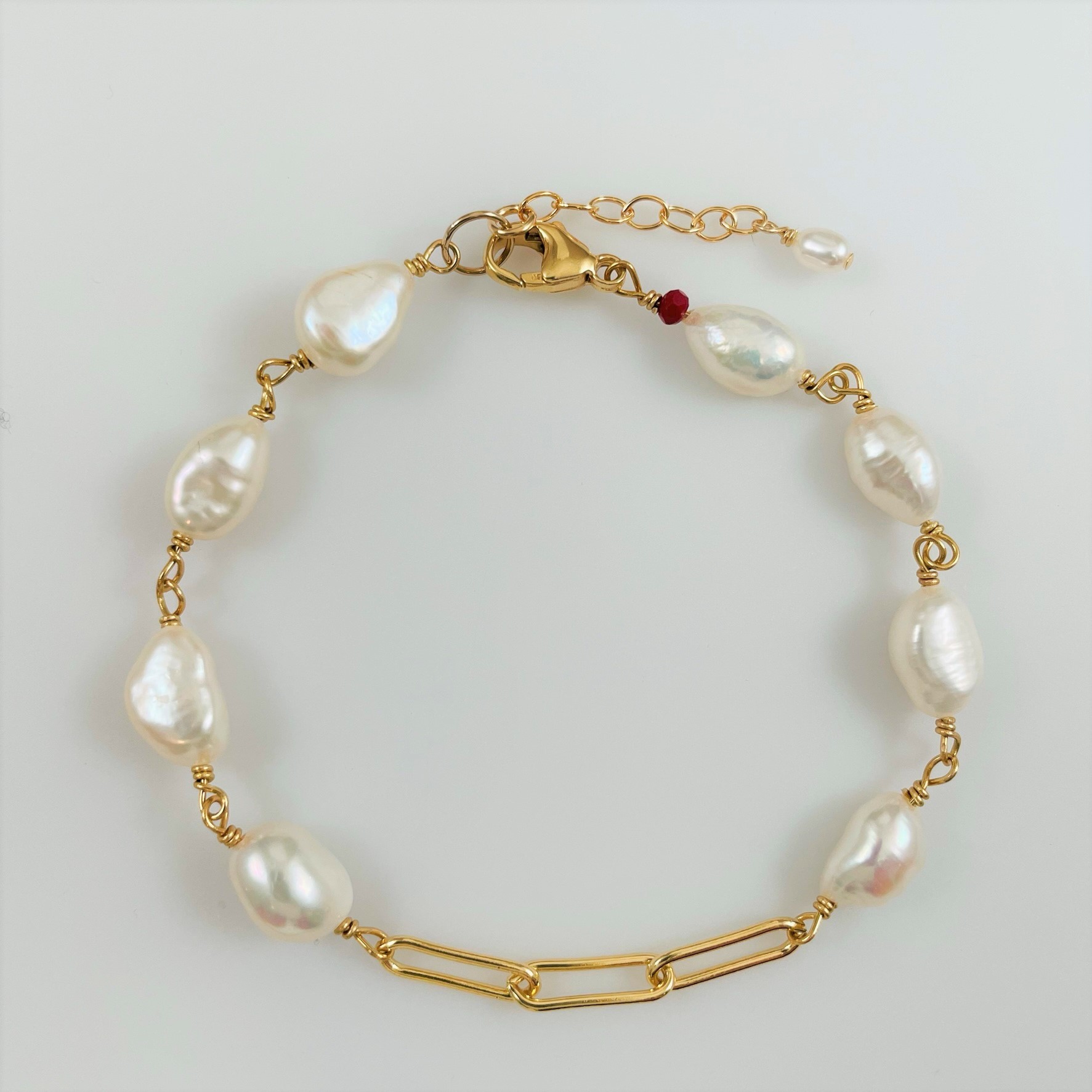 Salt & Pepper Diamond Pearl Bracelet for women under 25K - Candere by  Kalyan Jewellers