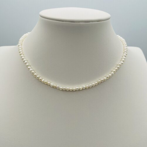 Petite White Pearl Choker N2734