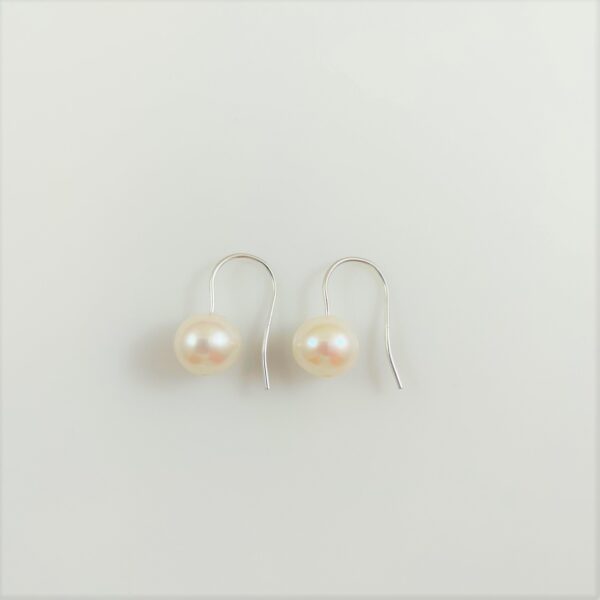 White Pearl Drop on Fixed Sterling Wire ED990