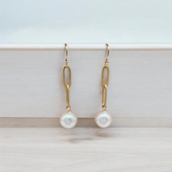 Brushed Gold Link and Pearl Dangle ED1111