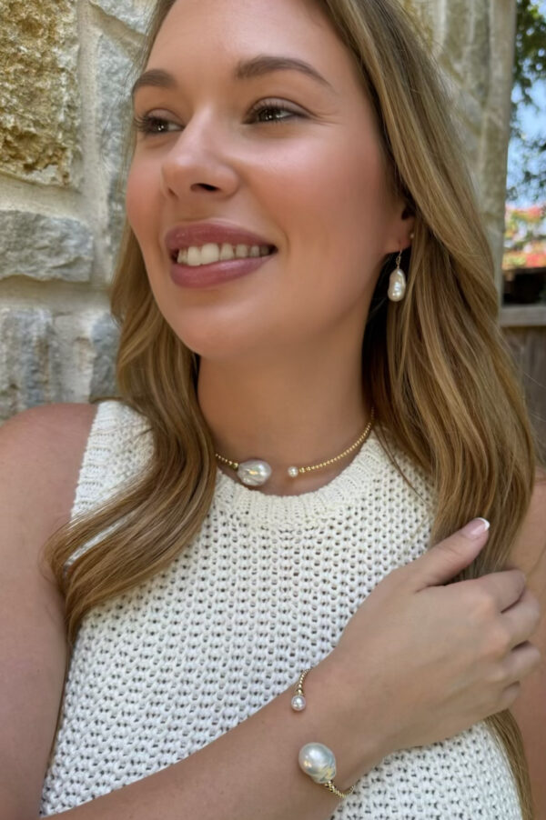 White Baroque Pearl and Gold Cuff Necklace N2194