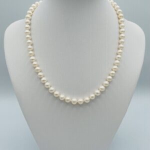 Classic Strand of White Pearls N2328